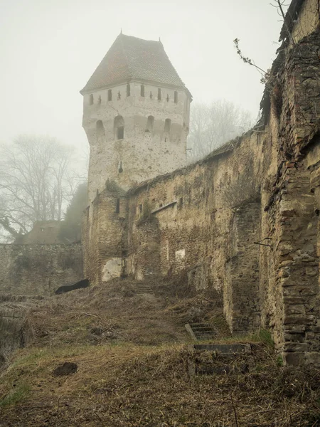 Sighisoara Rumänien 2020 Der Klempnerturm Nebligen Morgen Ausdrucksstarker Turm Mittelalterlicher — Stockfoto