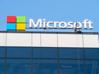 Bükreş, Romanya - 01.01.2021: Bükreş 'teki yeni Microsoft kampüs binası.