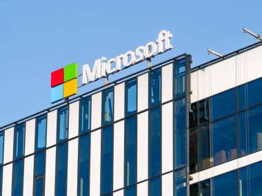 Bükreş, Romanya - 01.01.2021: Bükreş 'teki yeni Microsoft kampüs binası.
