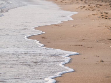 Kumsalda deniz suyu köpüğü