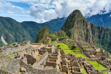 Peru And Dağları 'ndaki İnka kalesi Machu Picchu' nun ikonik görüntüsü