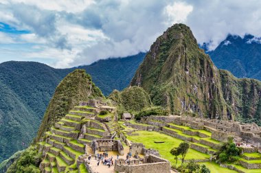 Peru And Dağları 'ndaki İnka kalesi Machu Picchu' nun ikonik görüntüsü