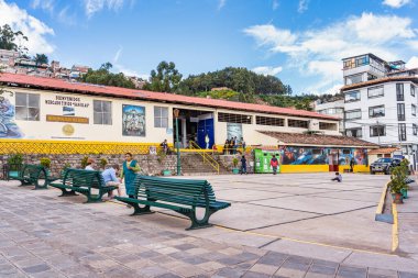 Cusco, Peru - 19 Mart 2025: Mercado San Blas (San Blas pazarı) ile sabah.