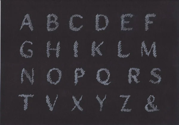 Kurşun kalemle çizilmiş alfabesi