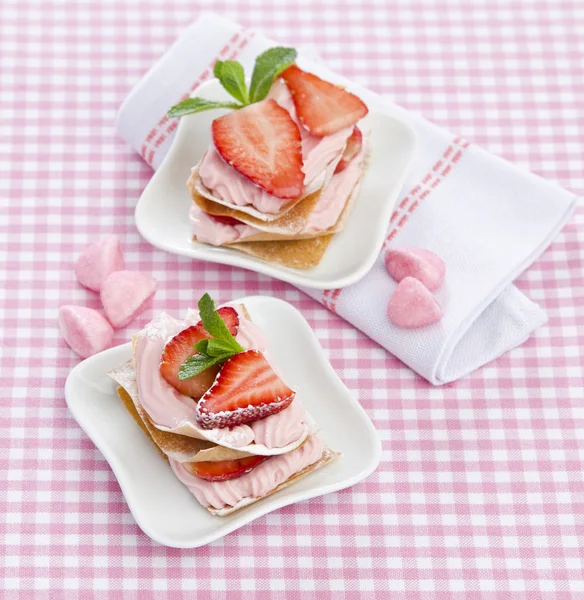 Strawberry millefeuille dessert — Stock Photo, Image