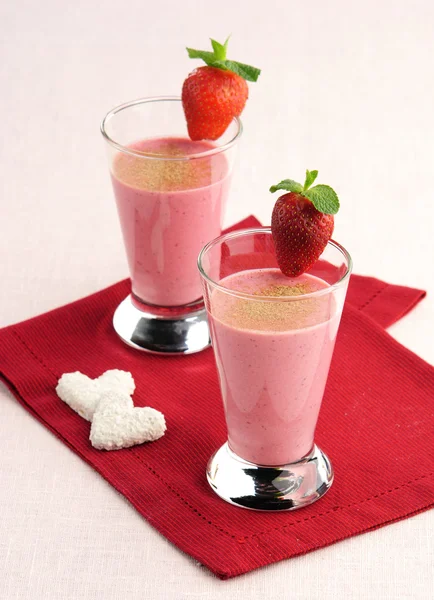Milkshake med jordgubbar — Stockfoto