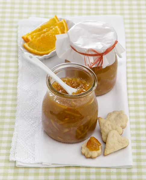 Zelfgemaakte jam met gekonfijte sinaasappel — Stockfoto