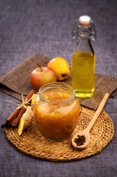 Zelfgemaakte apple jam — Stockfoto