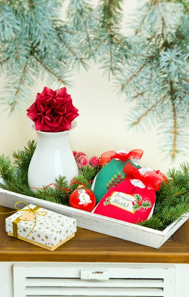 Kerstcadeaus inrichting en decoratie — Stockfoto