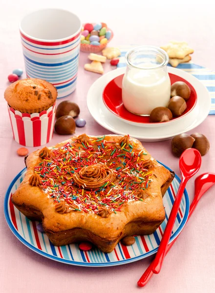 Pastel de yogur con crema marrón — Foto de Stock