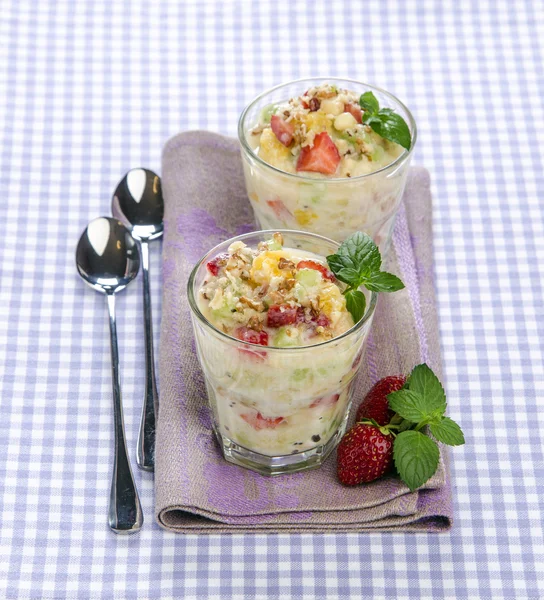 Breakfast muesli with fruit — Stock Photo, Image