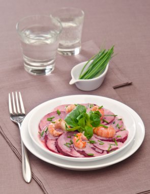 Karides ile pancar salatası