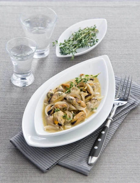 Mussels with thyme — Stock Photo, Image