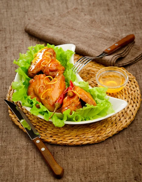 Fried chicken wings in honey — Stock Photo, Image
