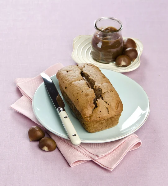 Cupcake met crème van kastanjes — Stockfoto