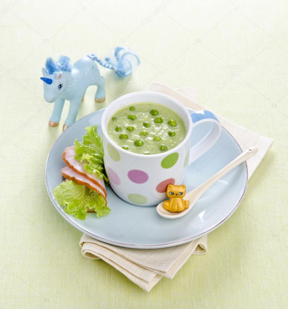 Children's soup of green peas