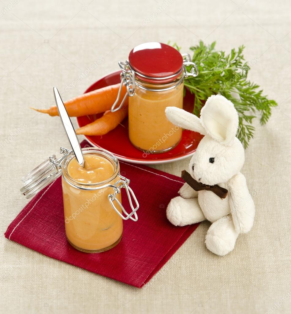 baby food soup mashed carrots