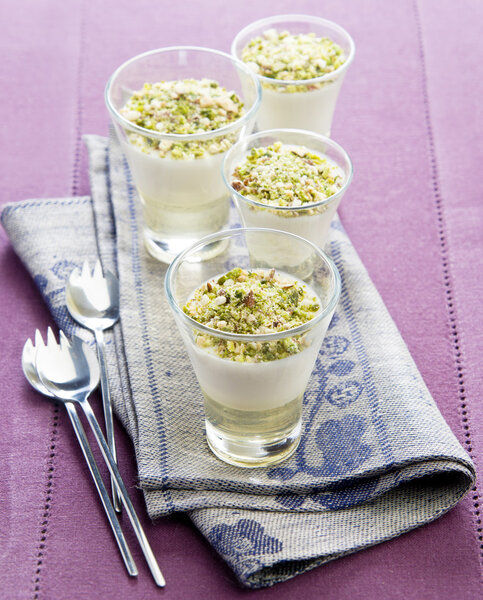 Бланманж с миндальным молоком
