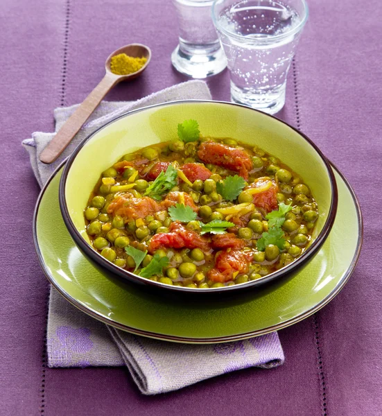 Vegetable curry with peas — Stock Photo, Image