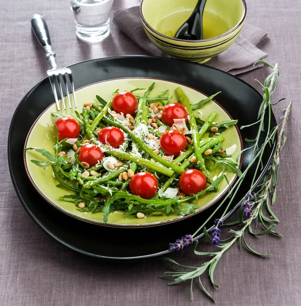 Grönsakssallad med honung — Stockfoto