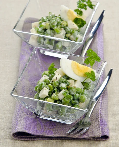 Salad with green peas — Stock Photo, Image