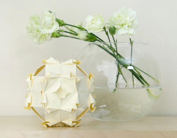 Εορταστική εσωτερική διακόσμηση origami Kusudama — Φωτογραφία Αρχείου