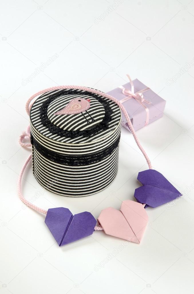 Urlaub Geschenke Box Origami Herz Stockfoto Mukhin 98876142
