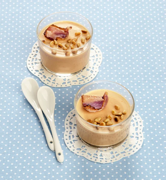 Voorgerecht panna cotta met spek — Stockfoto