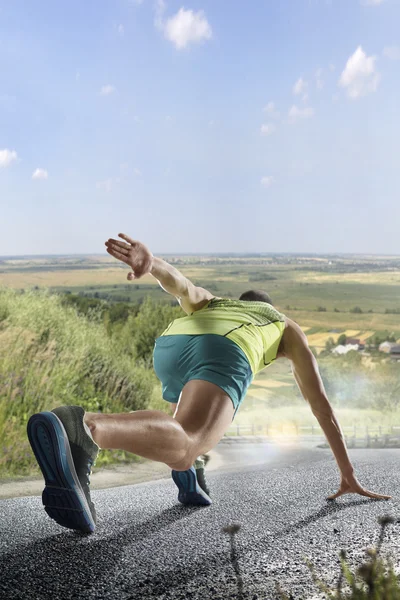 Mužské běžec sprintovat během venku školení pro Maratonský běh — Stock fotografie