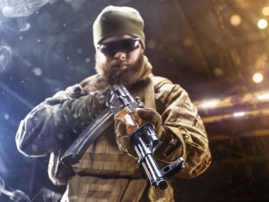 Spesial asker saldırı düşman Kuvvetleri