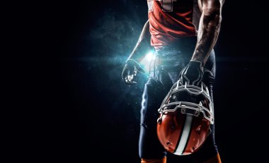 Stadyumda Amerikan futbolu oyuncusu