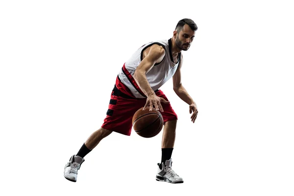 Изолированный баскетболист в действии летит высоко — стоковое фото