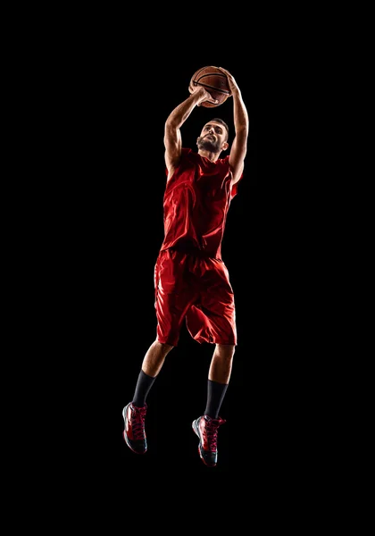 Jogador de basquete em ação está voando alto — Fotografia de Stock