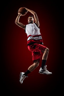 Basketbolcu eylem yüksekten uçuyor