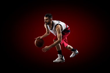 Basketbolcu eylem yüksekten uçuyor