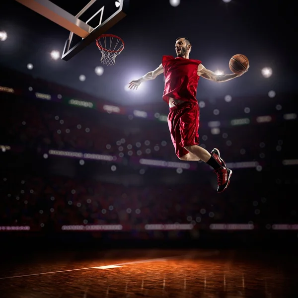 Jogador de basquete vermelho em ação — Fotografia de Stock