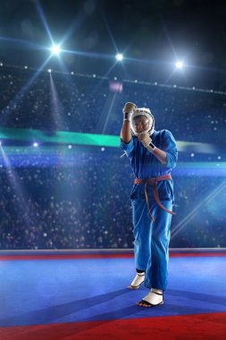 Kudo avcı üzerinde büyük arena çalışma dışarı