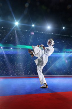 Kudo avcı üzerinde büyük arena çalışma dışarı