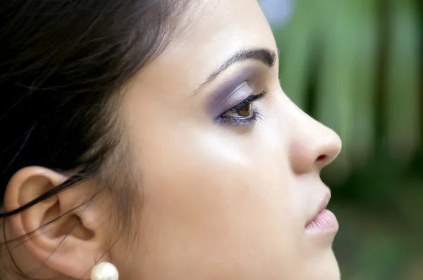 Portrait close up of young beautiful woman — Stock Photo, Image