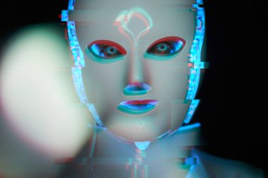 Gelecekçi robotun portresi. Hata efektli resim.