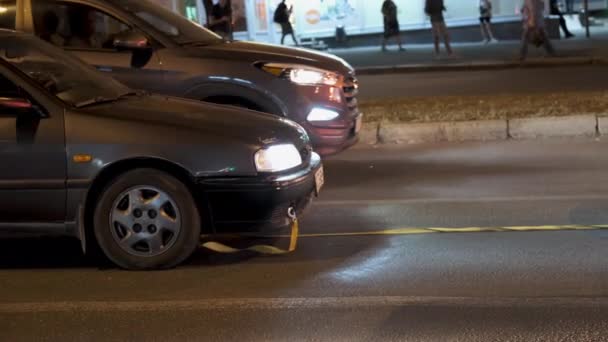 Carro Rebocado Com Corda Reboque Puxar Carro Reboque Carro — Vídeo de Stock