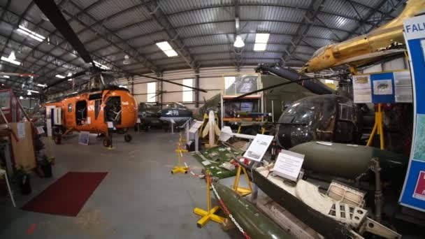 Doncaster Yorkshire South Yorkshire Vliegtuigmuseum Inhoud Hoofdhanger — Stockvideo