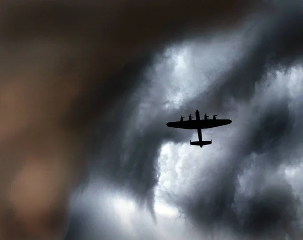 英国兰开斯特四号引擎 二战重型轰炸机 斯凯补充道 对德国的夜袭高伤亡率 — 图库照片