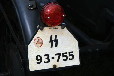 Pak 36, İkinci Dünya Savaşı sırasında kullanılan 337 mm kalibrelik Alman tanksavar. 1942 yılına kadar Wehrmacht Panzerjger birliklerinin ana tanksavar silahıydı..