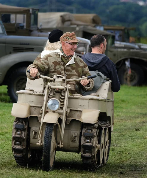 Kfz Est Une Moto Demi Piste Avec Une Roue Avant — Photo