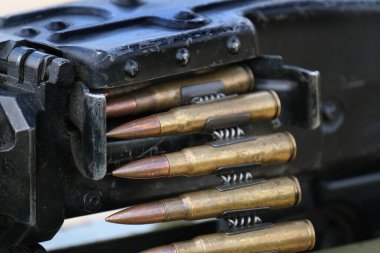 Alman MG42 makineli tüfeği için bağlı kemerli makineli tüfek fişekleri. İkinci Dünya Savaşı.