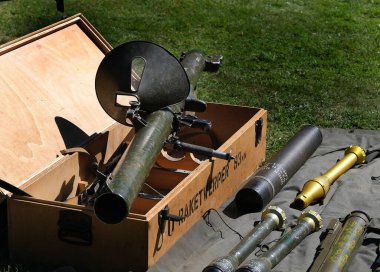Panzerschreck, Nazi Almanyası tarafından 2. Dünya Savaşı 'nda geliştirilen 88 mm' lik yeniden kullanılabilir bir tanksavar roketatar olan Raketenpanzerbchse 54 'ün popüler adıdır..
