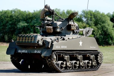 M4 Sherman (resmi adıyla Medium Tank, M4), ABD ve Batılı Müttefikler tarafından II. M4 Sherman 'ın güvenilir, üretimi nispeten ucuz ve çok sayıda olduğunu kanıtladı..