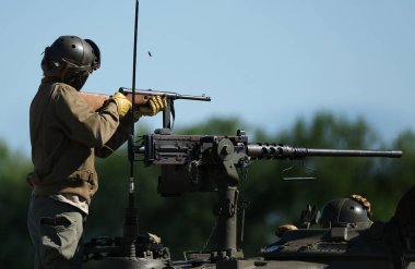 M4 Sherman (resmi adıyla Medium Tank, M4), ABD ve Batılı Müttefikler tarafından II. M4 Sherman 'ın güvenilir, üretimi nispeten ucuz ve çok sayıda olduğunu kanıtladı..