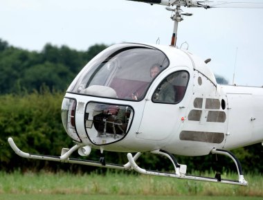 Bell 47, Bell Helicopter tarafından üretilen tek motorlu hafif helikopterdir. Üçüncü Bell 30 prototipi, Arthur M. Young tarafından tasarlanan ilk helikopterdi.. 